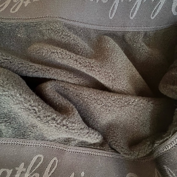 Lulu Lemon Home Stretch Crew - Picture 6 of 7